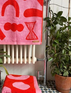 Discount Abstract Shapes Bath Towel Bath Towels + Sheets