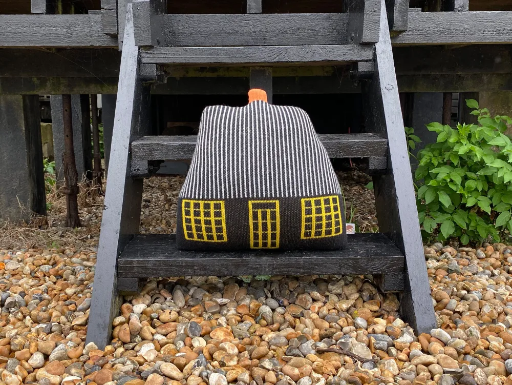 Discount Cottage Shaped Cushion - Black Shaped Cushions|Shaped Cushions