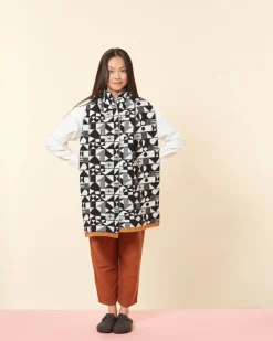 Outlet Monoglyph Blanket Scarf - Black Scarves