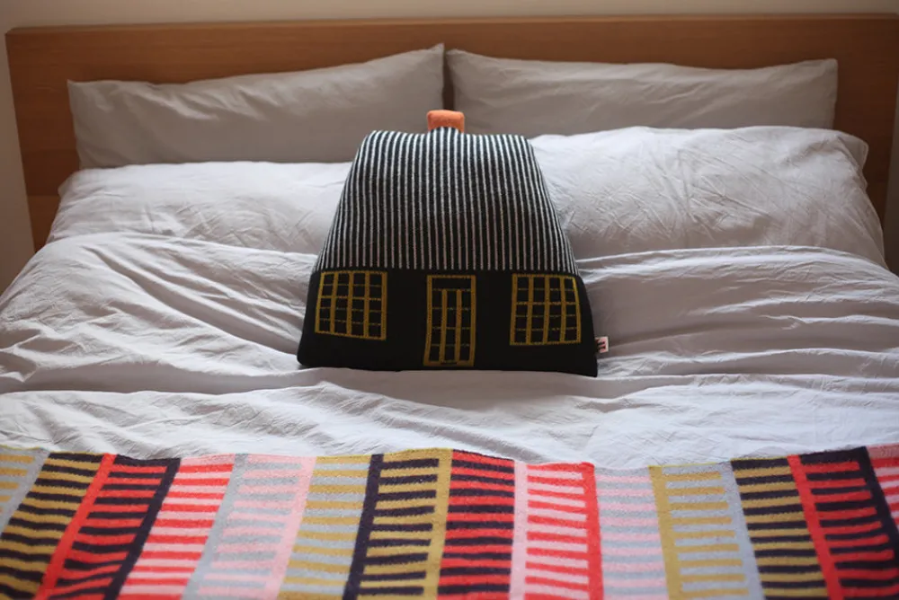 Discount Shiel Lambswool Throw - Red Blankets + Throws
